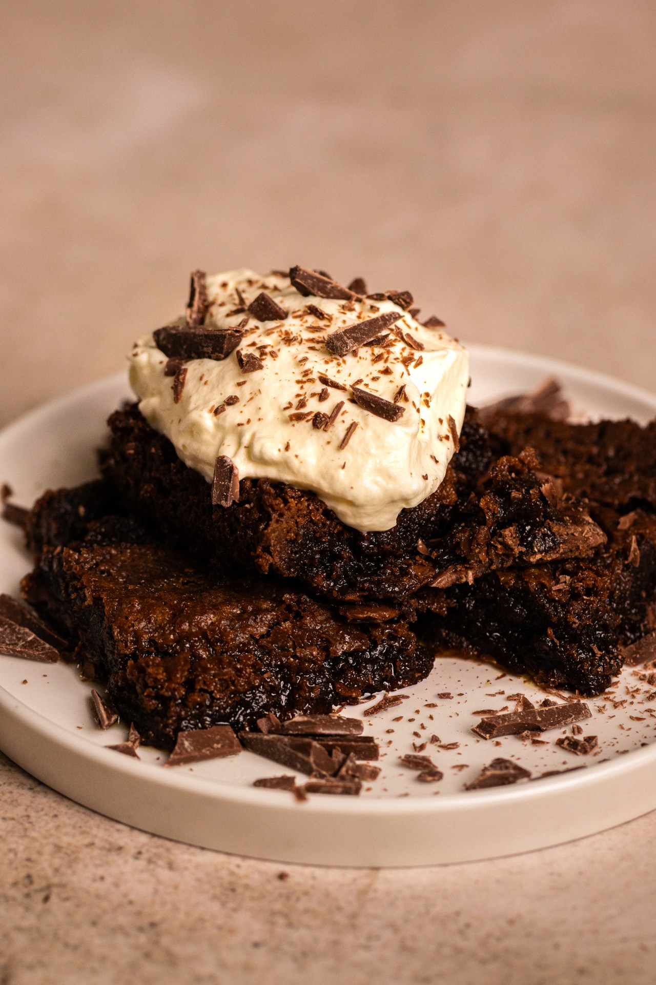 Fudgy chocolate brownies recipe, easy homemade brownies, crackly top brownies, dark chocolate brownie recipe, best brownies in grams, gooey brownies, classic brownie recipe UK style.